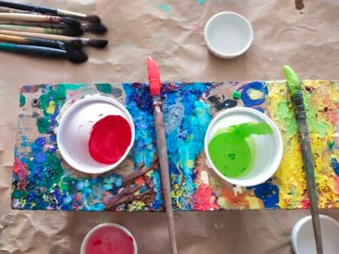 Jouer à Peindre. le mercredi et le dimanche