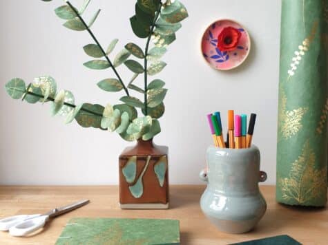 KIT DIY 3 BRANCHES d’EUCALYPTUS en papier népalais vert tilleul à motifs botaniques dorés