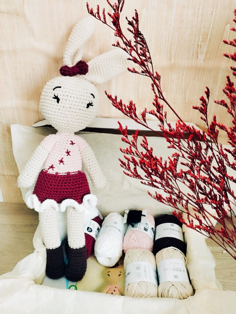 Kit crochet intermédiaire poupée lapin
