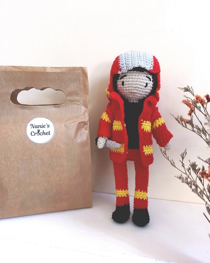 Kit crochet confirmé poupée pompier