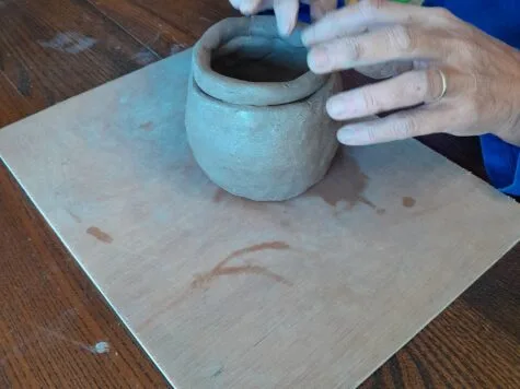 Modelage d&rsquo;argile adultes et à partir de 10 ans