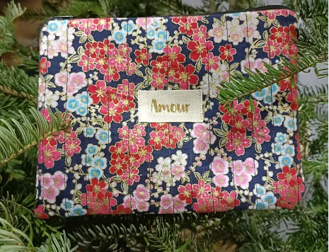 Couture Box : Pochette matelassée tissu fleuri / doré