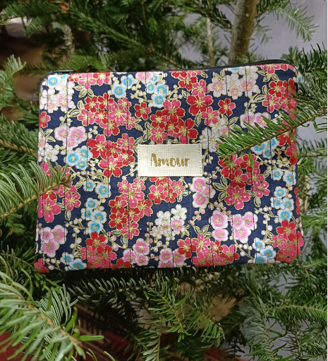 Couture Box : Pochette matelassée tissu fleuri / doré