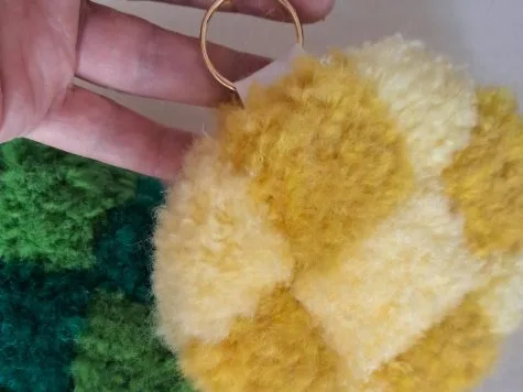 Crée ton porte-clés en tufting !