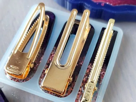 Création de 3 barrettes à cheveux en résine UV