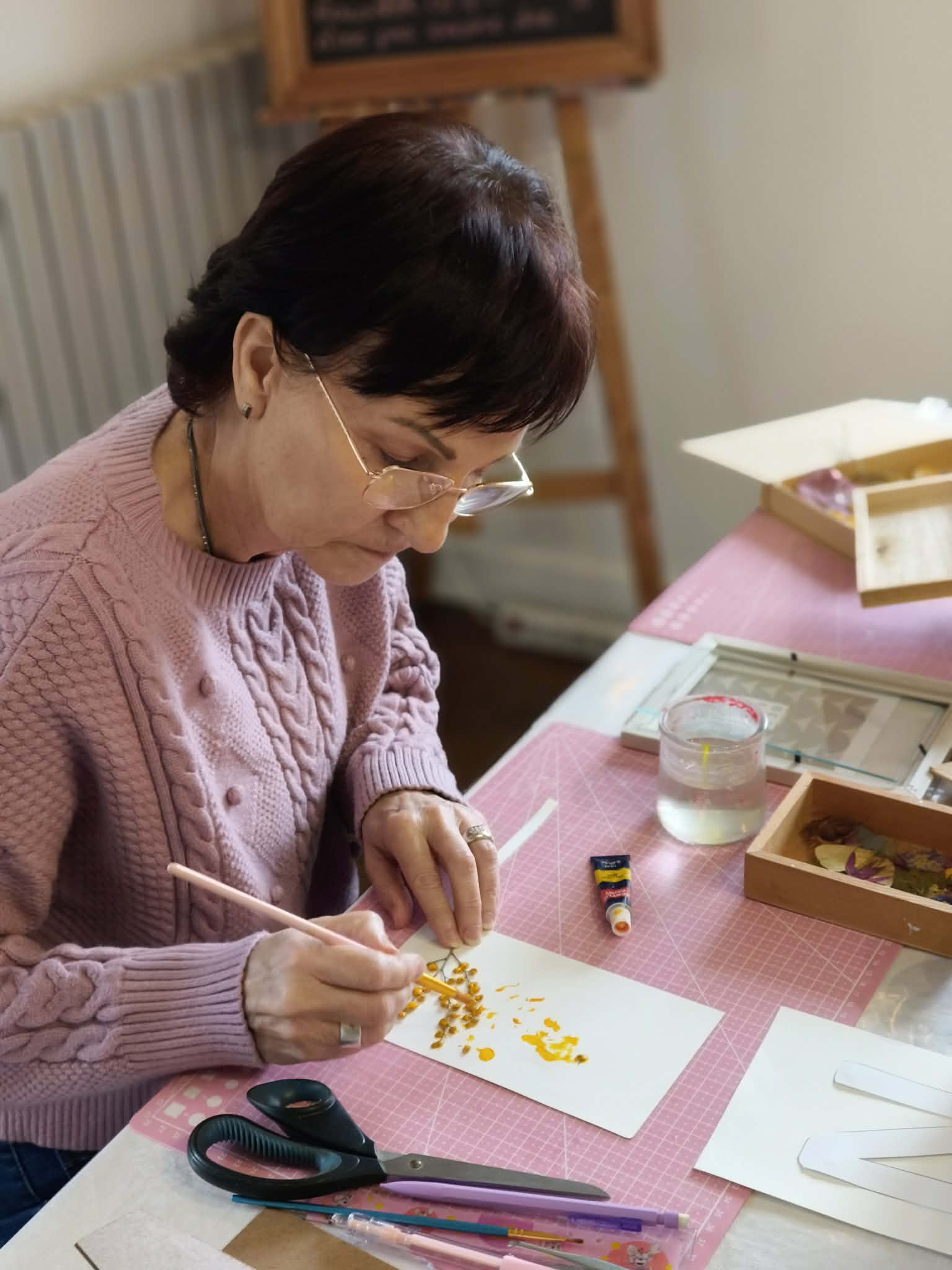 Participante en atelier de peinture