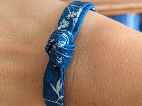 Réalise ton bracelet unique en tissu cyanotype