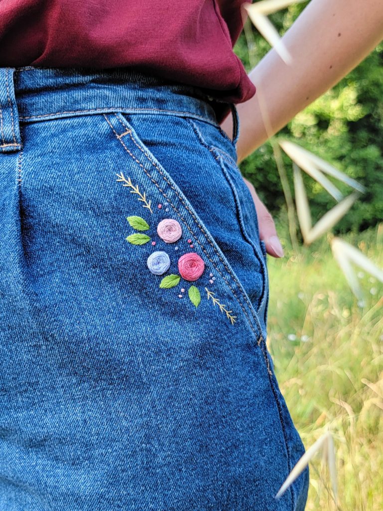 Premier Printemps – Kit broderie poche pantalon à broder
