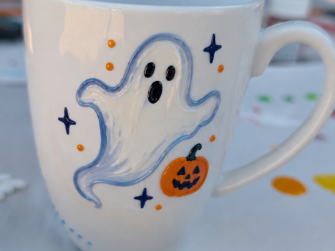 Mon mug effrayant – Atelier peinture sur céramique et pause gourmande à La Rochelle